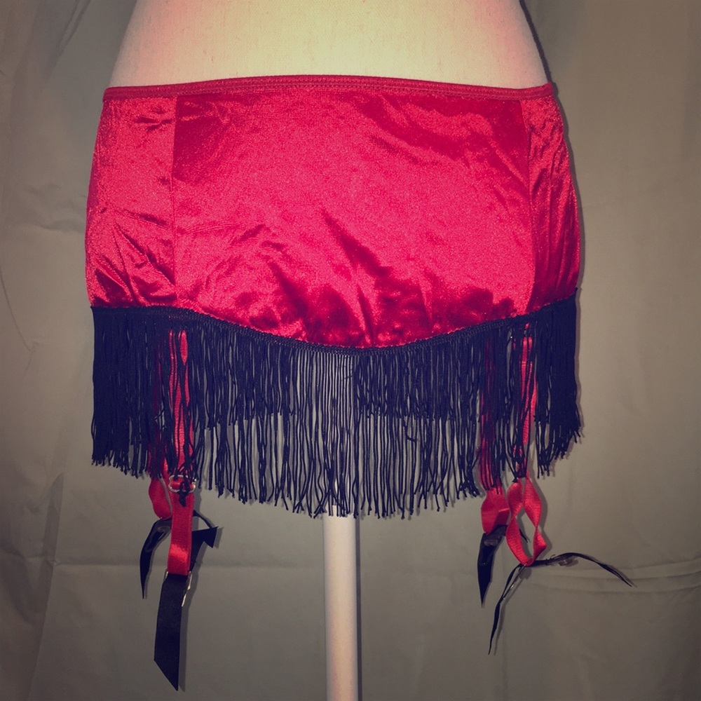 Vintage Fredericks of Hollywood red fringe bra set - Picture 2 of 8